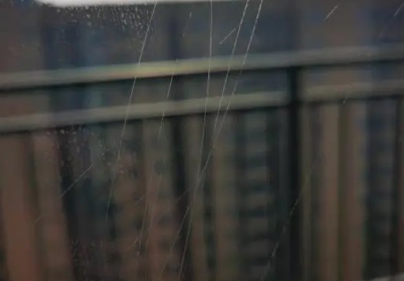 分析玻璃加工中劃傷問題與解決方法 分析玻璃加工中劃傷問題與解決方法