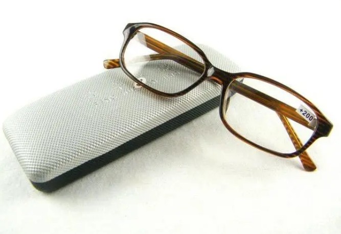 眼鏡用光學(xué)樹脂鏡片知識(shí) 眼鏡用光學(xué)樹脂鏡片知識(shí)