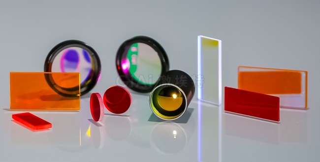 平面濾鏡、濾光鏡、濾光片是不是同一種東西？