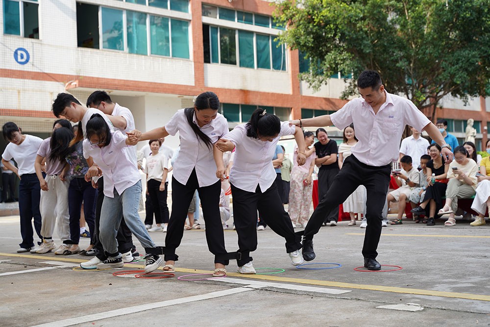 趣味活動(dòng)月球漫步